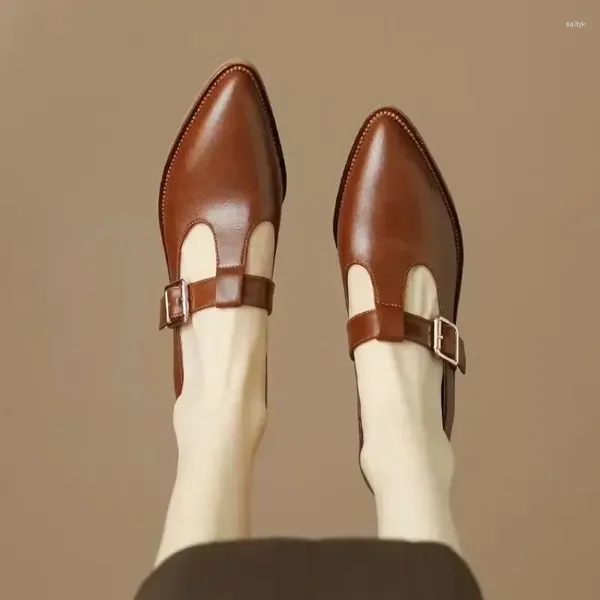 Zapatos de vestir Vintage Cinturón Hebilla Puntiaguda Solo para mujeres 2024 Primavera Cuero suave Británico Pequeño Tacón medio grueso