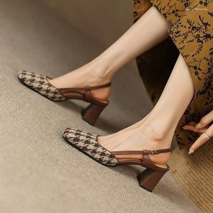 Dress Shoes Vintage Dikke Heeled Baotou Sandalen Spring Square Toe terug holle High Heel Dames buitenlandse handel Groothandel