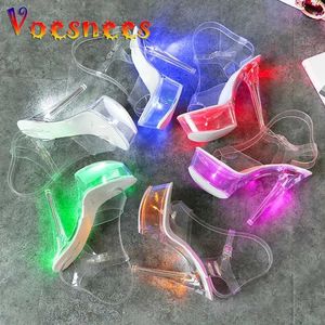 Chaussures de robe Voesnees 34-43 Discothèque LED Light High Talons Sandales Lumineux Catwalk Pole Dancing Crystal Clear Plate-forme H240325