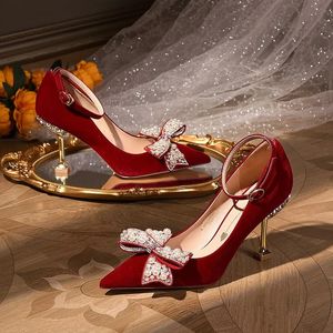 Chaussures habillées chaussures de mariage diamant d'eau robe féminine porte des chaussures de mariée chinoise talons hauts rouges ne fatiguent pas vos pieds 231110