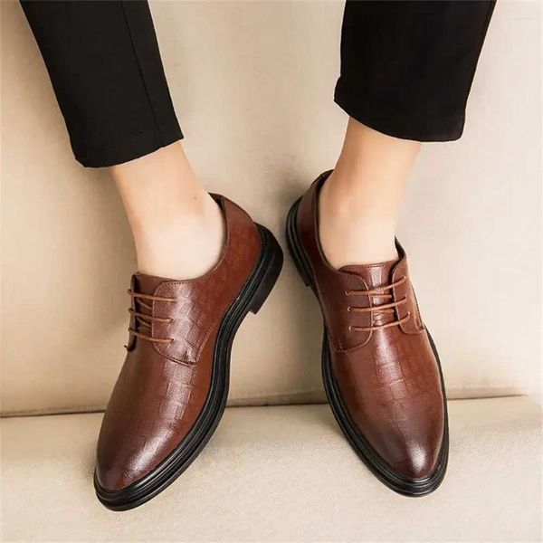Chaussures habillées Weding Gentleman Heels Mens Mens's Men's High Quality Sneakers Sport Beskets Cool 2024 2024outDoor