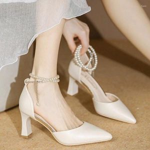 Zapatos de vestir Tobillo blanco Correa de perlas Diseño de tiras Moda Tacones altos Mujer Bombas Stiletto Sexy Boda nupcial