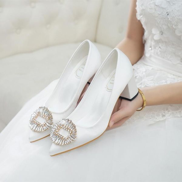 Chaussures habillées blanc mariée moyen talons carrés talon épais échantillon Style Satin mariage printemps femmes pompes graisse grande taille US 10 automne