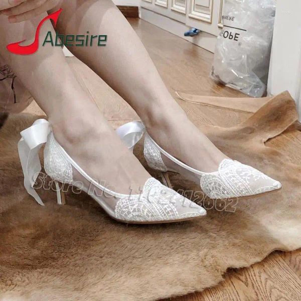 Chaussures habillées dentelle blanche mariage nuptial pointu pointu les talons hauts minces