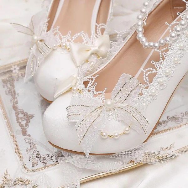 Robe chaussures blanc lolita fleur mariée talons hauts dentelle arc lo perle tête ronde bouche peu profonde fille française unique