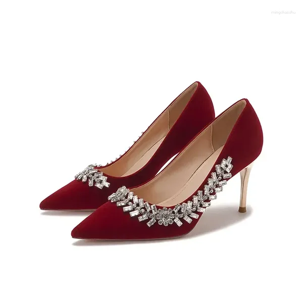 Zapatos de vestir Vino Rojo Tacones Altos Mujeres Verano 2024 Cadena de diamantes de imitación puntiaguda Stiletto de boda