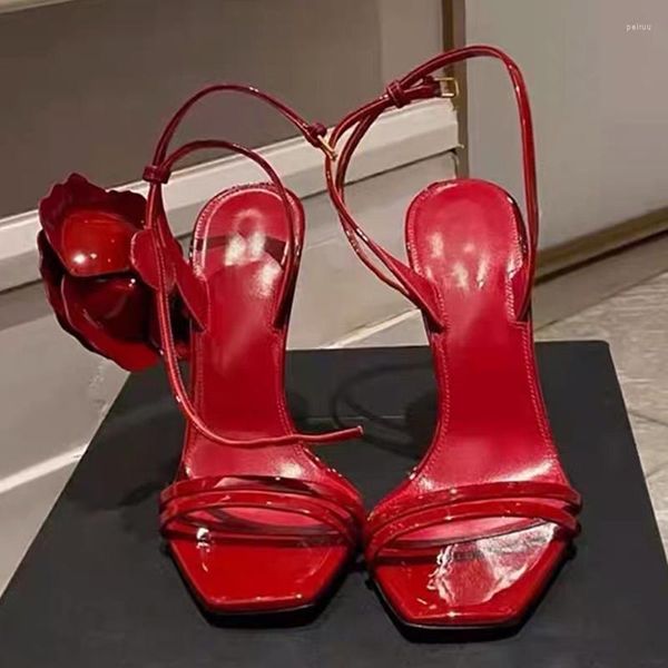 Zapatos de vestir Vino Rojo Charol Sexy Rose Pétalo Sandalias de mujer 2023 Verano Una palabra Cinturón Stiletto Open Toe Tacones altos