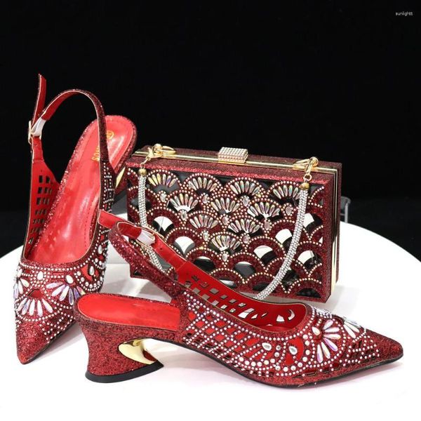 Zapatos de vestir mujer y bolso de vino de lujo africanas damas de las bombas coincidentes con sandalias de bolso de bolso de la fiesta del embrague Escarpins femme CR533