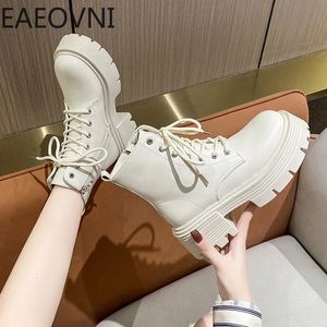 Zapatos de vestir Plataforma de invierno Botas cortas de felpa para mujer Botas cortas Moda para mujer Elegante con cordones Bota de tobillo Botas de motocicleta con fondo grueso al aire libre 231031