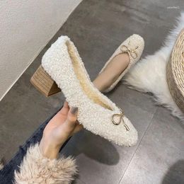 Chaussures habillées hiver fourrure blanche chaude avec laine d'agneau à talons hauts pour 2023 femmes