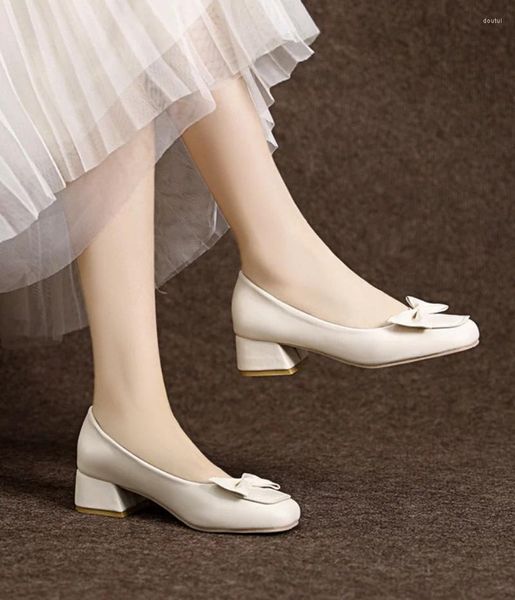 Zapatos de vestir con lazo blanco lindos tacones cuadrados Kawaii para mujer 2024 calzado de verano para mujer punta estilo coreano descuento Beau Today Y2k A