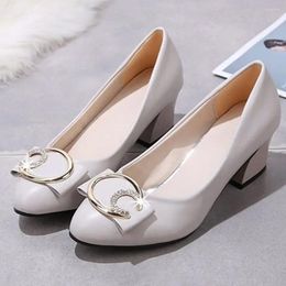 Zapatos de vestir mujer calzado beige punta con tacones medianos oficina para mujeres de cuero normal mocasines decoración de metal e l a