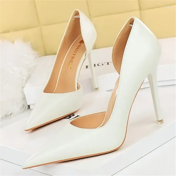 Zapatos de vestir Mujeres 10.5 cm Tacones altos Bombas Boda Nupcial Stiletto Sexy Retro Hollow Lady Oficina Fiesta Desnudo Blanco