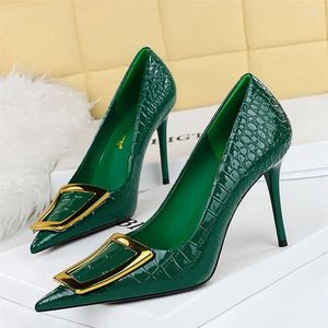 Robe chaussures femmes 10cm talons hauts pompes bout pointu boucle en métal vert stiletto dame serpentine cuir métallique discothèque fête
