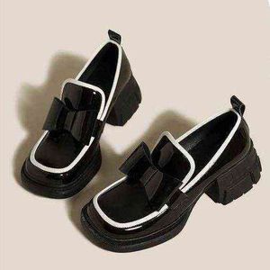 Chaussures habillées femmes 2022 nouvelle plate-forme britannique petites chaussures en cuir doux nœud gros talons mocassins bout carré talons hauts 220310