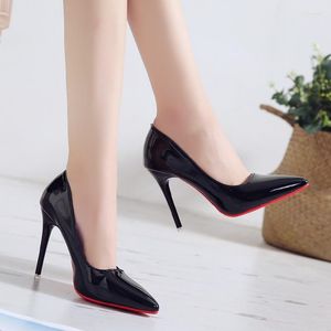 Dress Shoes Women's 2023 Spring Hoge Heels Sexy ondiepe mond puntige teen set voeten professioneel net rood octrooi leer