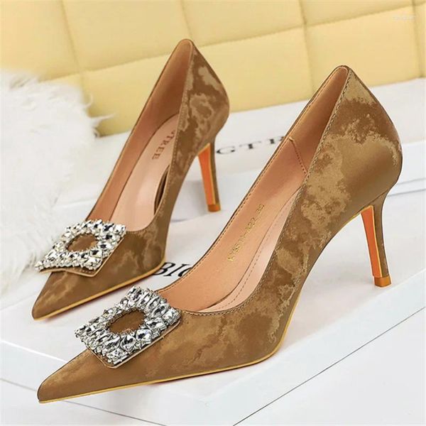 Zapatos de vestir para mujeres 7.5 cm tacones de altura fetiche fetiche hebilla bombas de hebilla dama boda retro casual medio bajo club nocturno de club nocturno