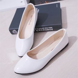 Dress Shoes Women Candy Color Ballet Flats White Wedding Woman Patent Leather Slip On Zapatos Mujer Ladies Boat 220913