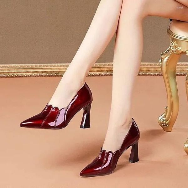 Zapatos de vestir Mujer Lindo Punta estrecha Vino Rojo Primavera Verano Resbalón en tacones de aguja para oficina Dama Moda Bombas negras Zapatos De Mujer B385