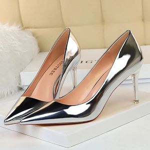 Kledingschoenen Dames Fetish 7,5 cm 10,5 cm Hoge hakken Pompen Bruiloft Bruids Stiletto Lage Dame Scarpins Zilver Sparkly Glanzend Leer 231011