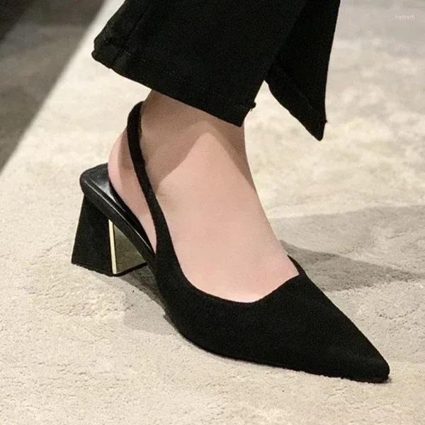 Robe chaussures femmes talons hauts sandales noires solide été 2024 bout pointu sexy gros ensemble de pieds