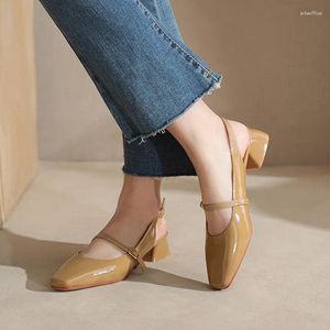Dress Shoes Women Low Heel 2024 Summer Brand Design Vintage Mary Janes Square Heel Pumps Ladies Elegant Patent Leather Sandals