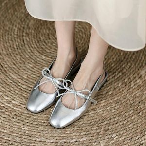 Chaussures habillées Femme en cuir breveté bas talon Mary Jane Sandales 2024 STACKES DE CONDE SUMBRÉ