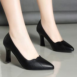 Chaussures habillées femmes pompes vague chaussures bateau talons hauts chaussures habillées bout pointu talons aiguilles basique Ol bureau dame chaussure noir printemps automne 9222N 230413