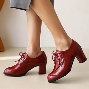 Zapatos de vestir Zapatos de charol Brogue para mujer Zapatos Oxford con cordones de tacón alto grueso para mujer Mocasines de punta redonda informales vintage para mujer