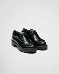 Nette schoenen dames geborsteld leer met veters zwart merk Oeing 8882310182115