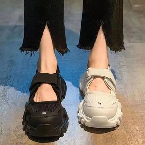 Chaussures de robe Sandales de sport à bout fermé pour femmes 2023 Été Respirant Mesh Plate-forme Chunky Baskets pour femmes en plein air Dames Causal