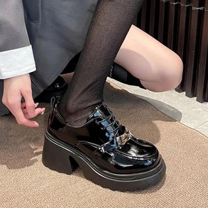 Chaussures habillées Femmes en vente 2024 Pumps à lacets de haute qualité