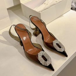 Zapatos de vestir Sandalias puntiagudas para mujer 2024 Estilo de primavera y verano Rhinestone Hebilla cuadrada Tacones altos Banquete de moda Baotou Muller