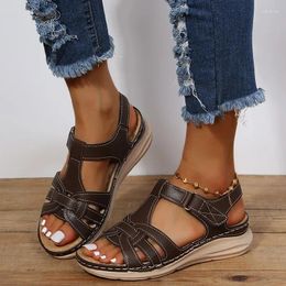Kledingschoenen dames pu sandalen zomer solide kleur kruis vlecht gestikte comfortabele wig 2024 verkopen