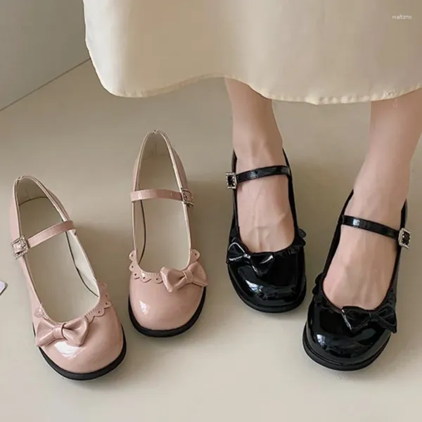 Zapatos de vestir Pombas para mujeres Patent Leather Hebilla Strap Girls Ruffles Mary Janes Bowtie Princess Lolita Black Pink 1631N