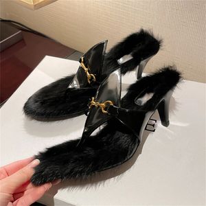 Chaussures habillées cheveux de lapin pour femmes fashion rond de tête en métal clip décoratif ou ouvert chaton pantoufles de talons femelles slip on fourrure intérieure glissa 231219