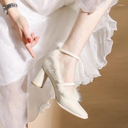Chaussures habillées Bottes de neige pour femmes Automne et hiver Mode 2024 Métal pointu en peluche talon épais cheville talons hauts