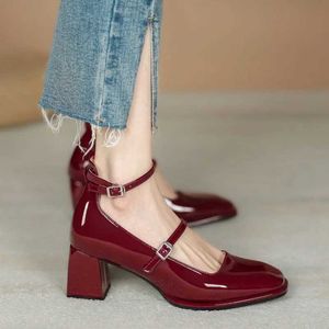Chaussures habillées Chaussures d'été pour femmes sur chaussures à talons pour femme 2023 Style japonais Lolita Mary Jane mariée rouge bout carré talons hauts gothique 39