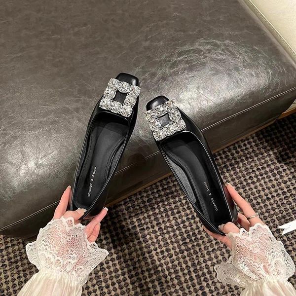 Zapatos de vestir Sandalias de mujer Tacones bajos de cristal Tendencia de otoño Diseñador de fiesta Damas poco profundas