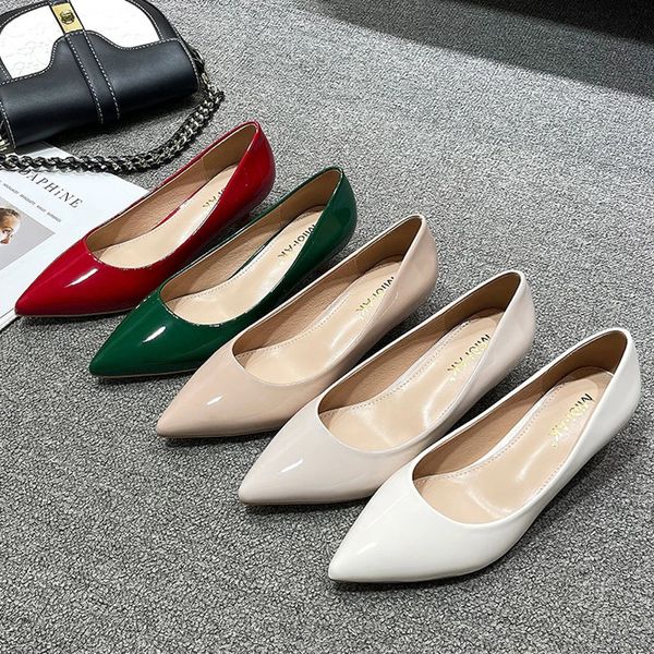 Robe chaussures femmes petit chaton talons hauts chaussures brèves pompes en cuir brillant talon bas dames travail chaussures de bureau OL mariées élégantes mariage Tacone 231108