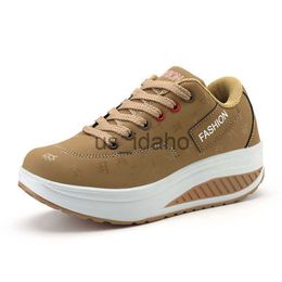 Dress Shoes Women Sneakers Fashion Ladies Platform schoenen plus maat 43 dik opgeloste wandelschoenen dames tennisschoenen J230818