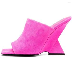 Chaussures habillées femmes talons étranges daim Unique talon compensé sandales carré bout ouvert été couleurs personnalisées diapositives pantoufles