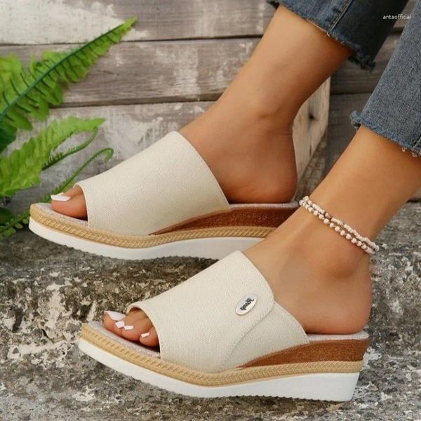 Robe chaussures femmes été clignotant pantoufles coeur décoration bout ouvert pente talon pantoufle adulte dames extérieur décontracté confort diapositives chaussures