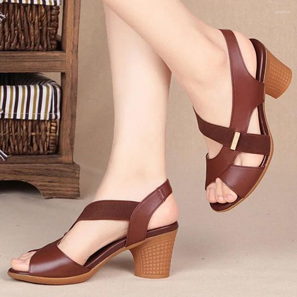 Zapatos de vestir para mujer Sandalias de verano Plataforma Redonda Media Tacón Correa trasera Peep Toe Cuero Playa Casual Moda Damas Mujer Venta al por mayor