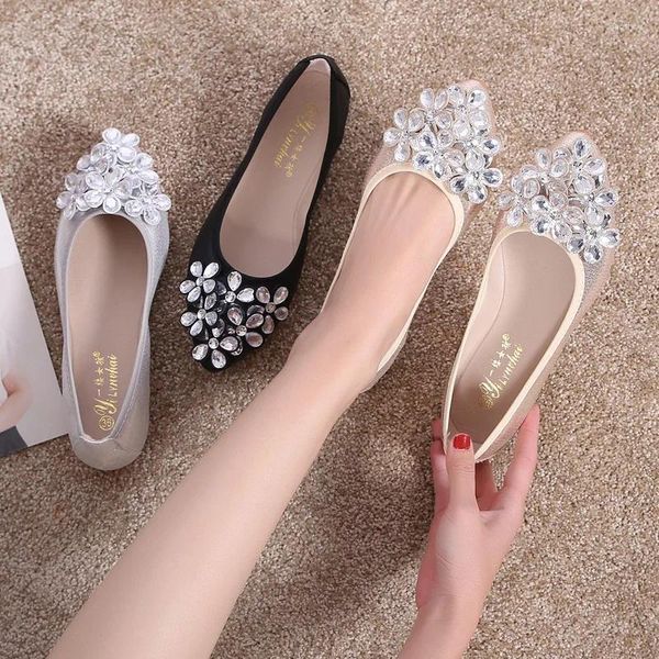 Robe chaussures femmes Super doux semelle oeuf rouleau confortable Ballet Point plat bouche peu profonde unique strass Beanie XQ103-1