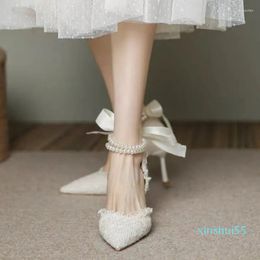 Chaussures habillées Femmes Pompes Frenum Méthode Conception De Mariage Chaîne Perles Perles Talons Hauts