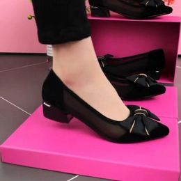 Sapatos sociais Sandálias de verão femininas Sapatos de bico fino com salto alto Moda Salto médio Salto médio oco Tamanho grande