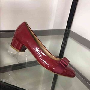 Zapatos de vestir Xgravity moda nueva marca de primavera tacón grueso mariposa botón rojo lacado cuero mujer nariz redonda Ladie 220715