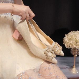 Chaussures habillées à talons hauts pour femmes, nouvelle édition coréenne, boucle en diamant, tempérament épais, tête pointue, bouche peu profonde, grande taille, chaussures simples