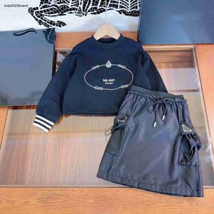 Jurk past voor meisjes mode babykleding kinderen herfst sets maat 100-150 cm 2 stuks ronde hals trui en vastbinden knierok sep01